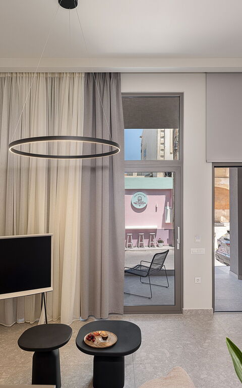 Ares Luxurious Residence: Living Room