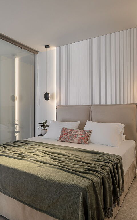 Ares Luxurious Residence: Bedroom