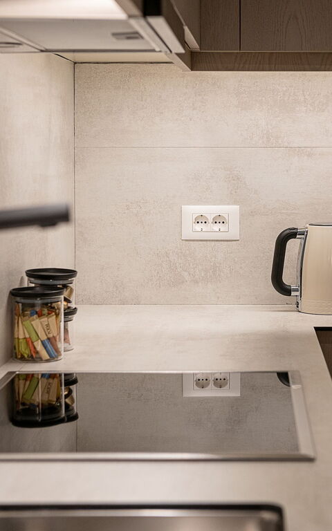 Ares Luxurious Residence: Kitchen