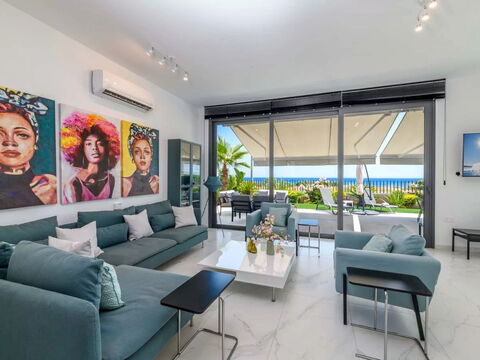 By the Beach - Emerald Seaview Villa