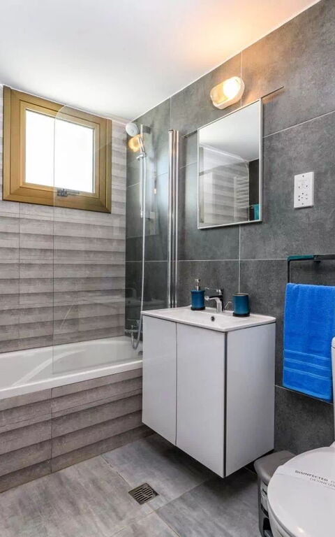 Kymma Seaview #24: Bathroom