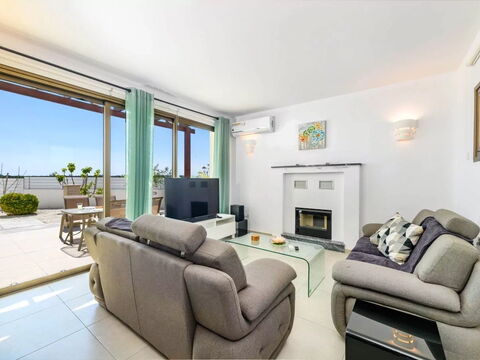 Kymma Seaview #24