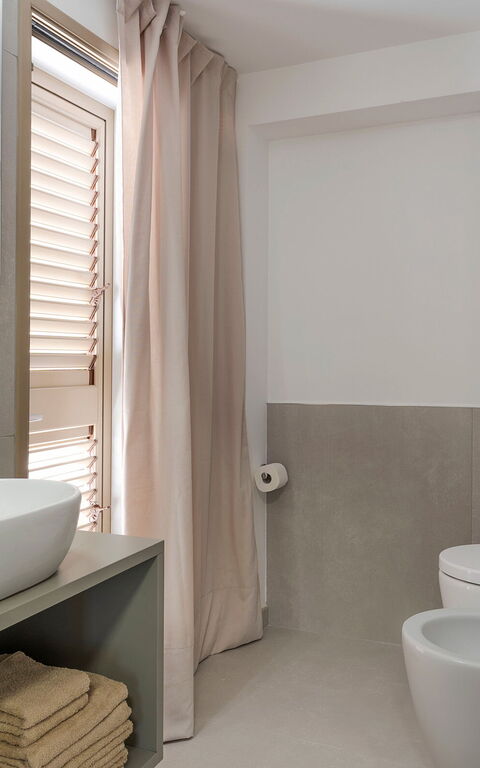 Arabel: Bathroom