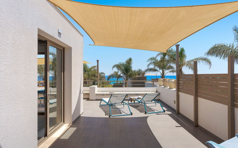 Arabel: Building Exterior, Outdoor