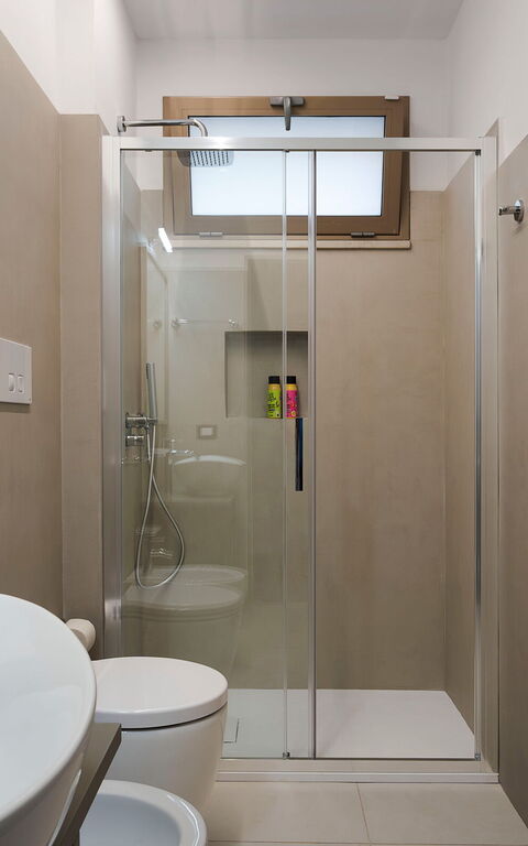 Arabel Plus: Bathroom