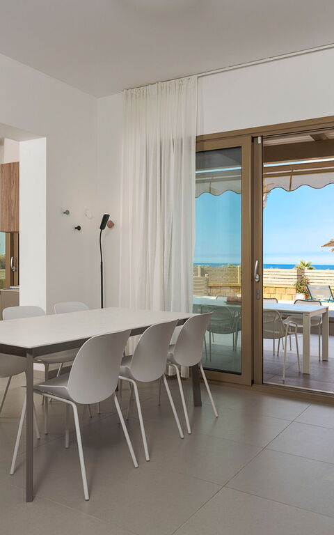 Arabel Plus: Dining Room