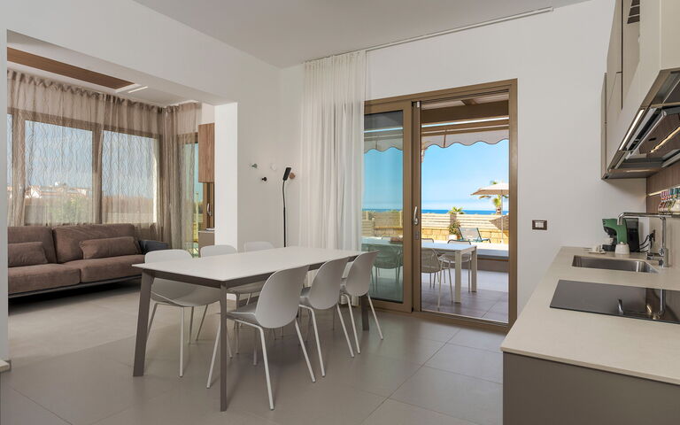 Arabel Plus: Dining Room