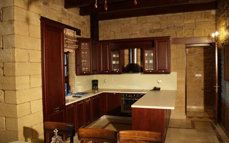Accommodation Suite King George: Kitchen