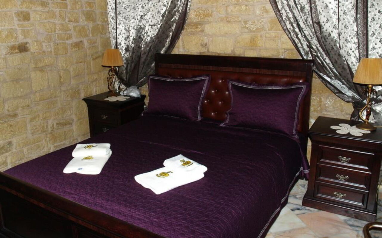Accommodation Suite Queen Angela