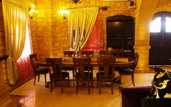 Accommodation Suite Price Elias: Dining Room