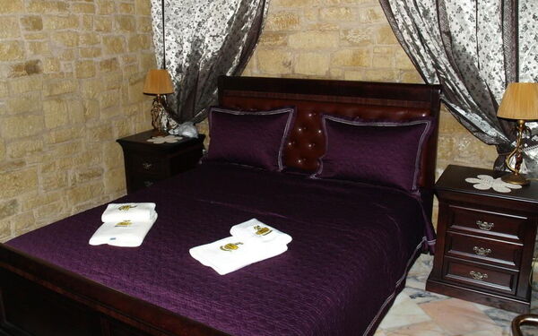 Accommodation Suite Queen Angela