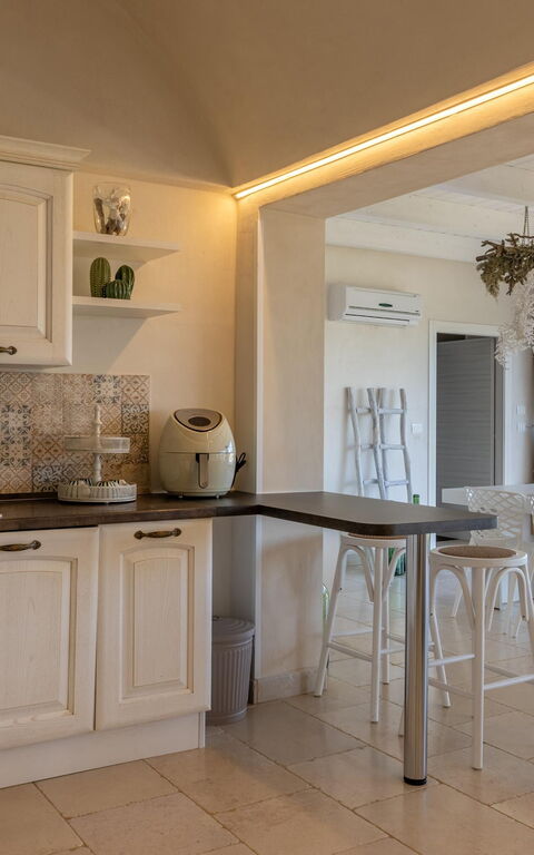 Villa Calanthia: Dining Room, Living Room