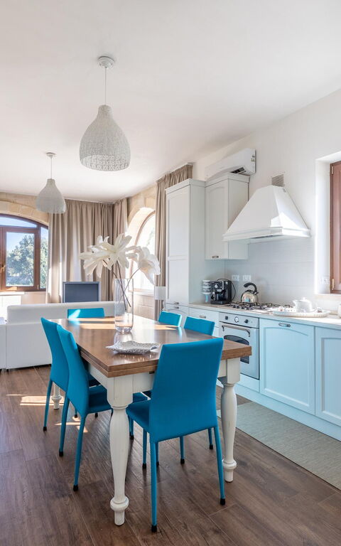 Villa Icaria: Dining Room, Kitchen