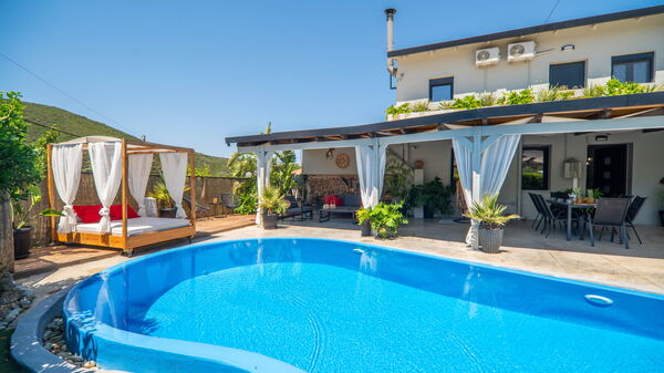 Casa del Miele: Building Exterior, Outdoor, Pool