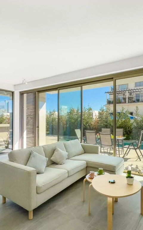 Azure Seaview- Garnet Villa: Living Room