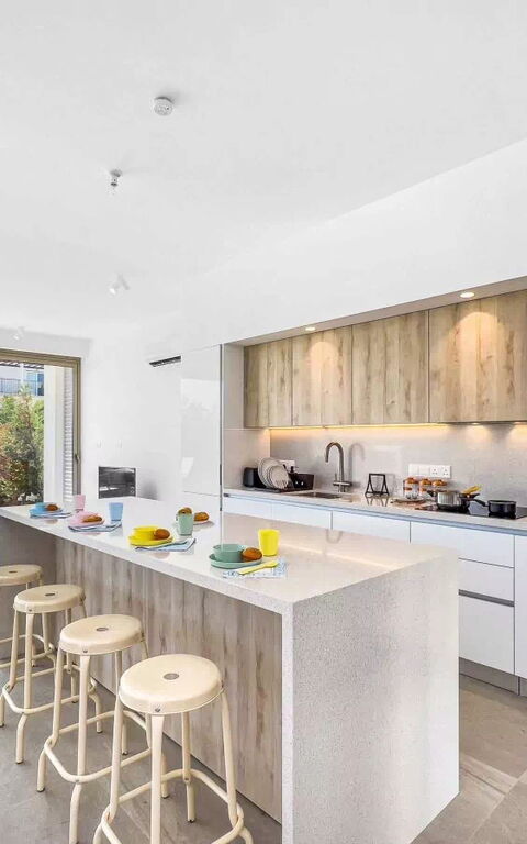 Azure Seaview- Garnet Villa: Kitchen
