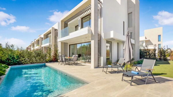 Azure Seaview- Garnet Villa: Building Exterior, Outdoor, Pool