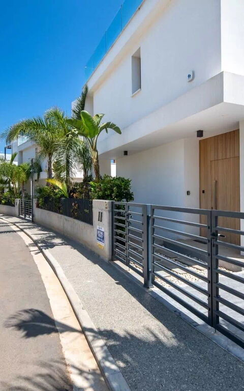 By the Beach - Aura Villa: Main Entrance