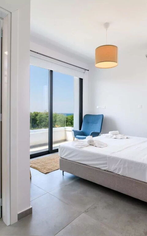 By the Beach - Blue Topaz Villa: Bedroom