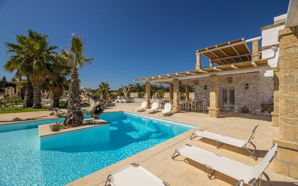 Villa Ametista: Building Exterior, Outdoor, Pool