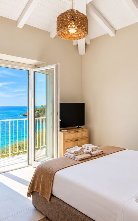 Roc Villa: Bedroom, Scenic View