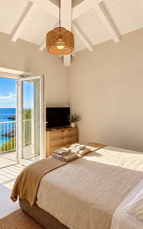 Roc Villa: Bedroom, Scenic View