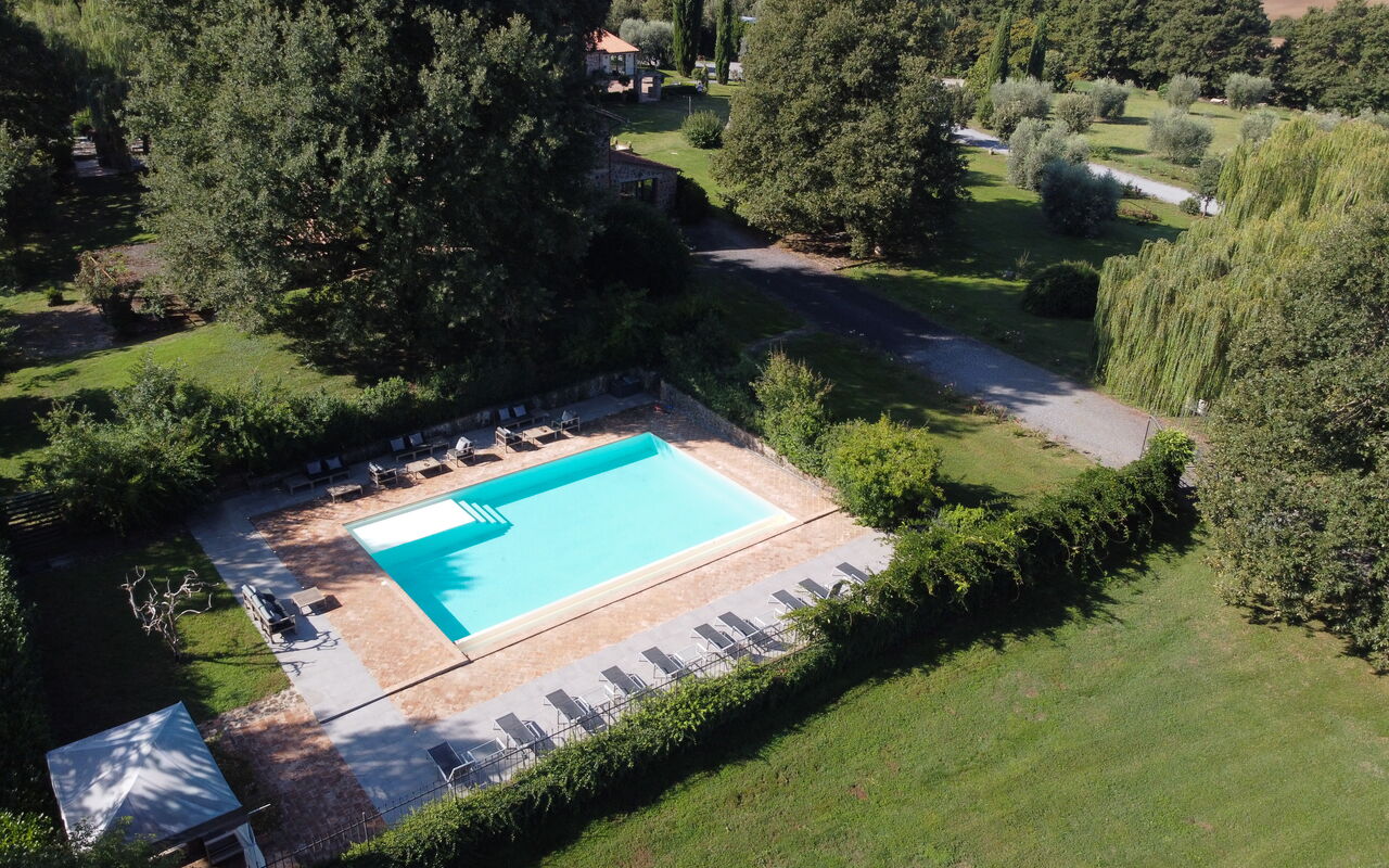 Borgo di Campagna Il Tesoro: Building Exterior, Garden, Outdoor, Pool