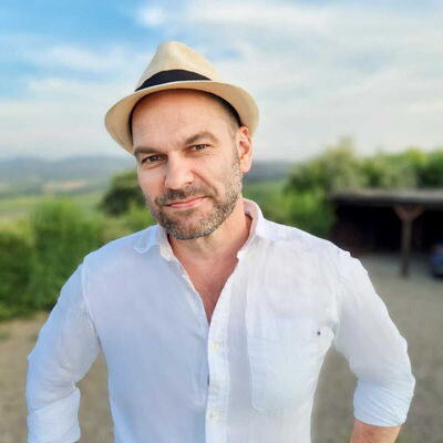 Asbjørn Risøy, Reservation and Customer Service Manager